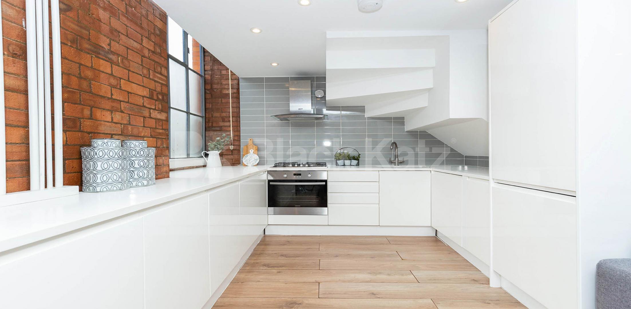 			WAREHOUSE CONVERSION , 1 Bedroom, 1 bath, 1 reception Apartment			 Dove Road, CANONBURY-ISLINGTON